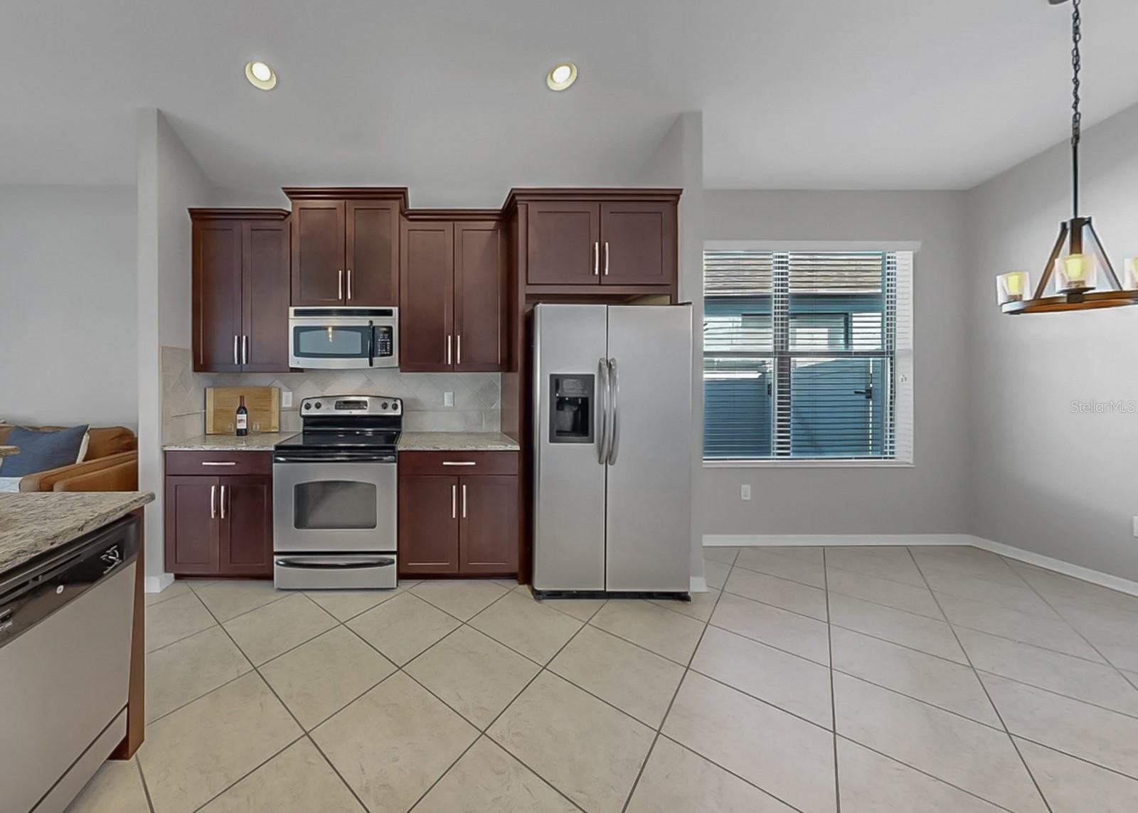 7109 SPINDLE TREE LN — photo 33