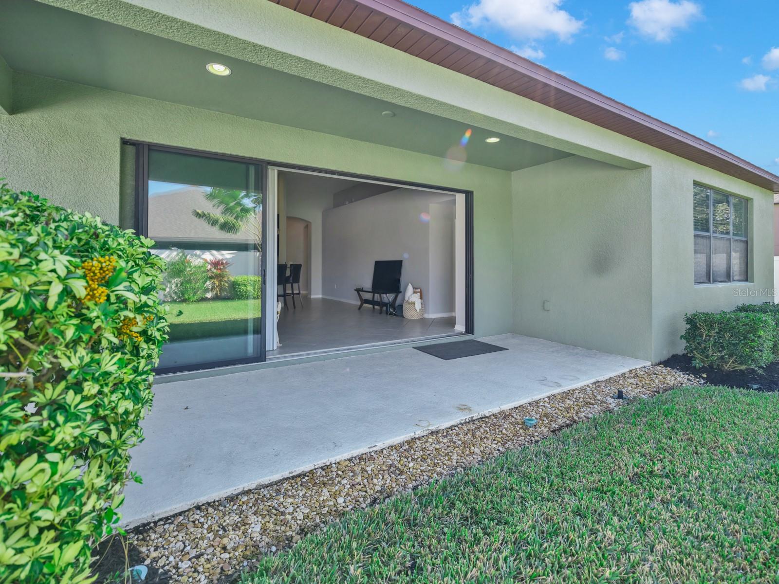 7109 SPINDLE TREE LN — photo 8