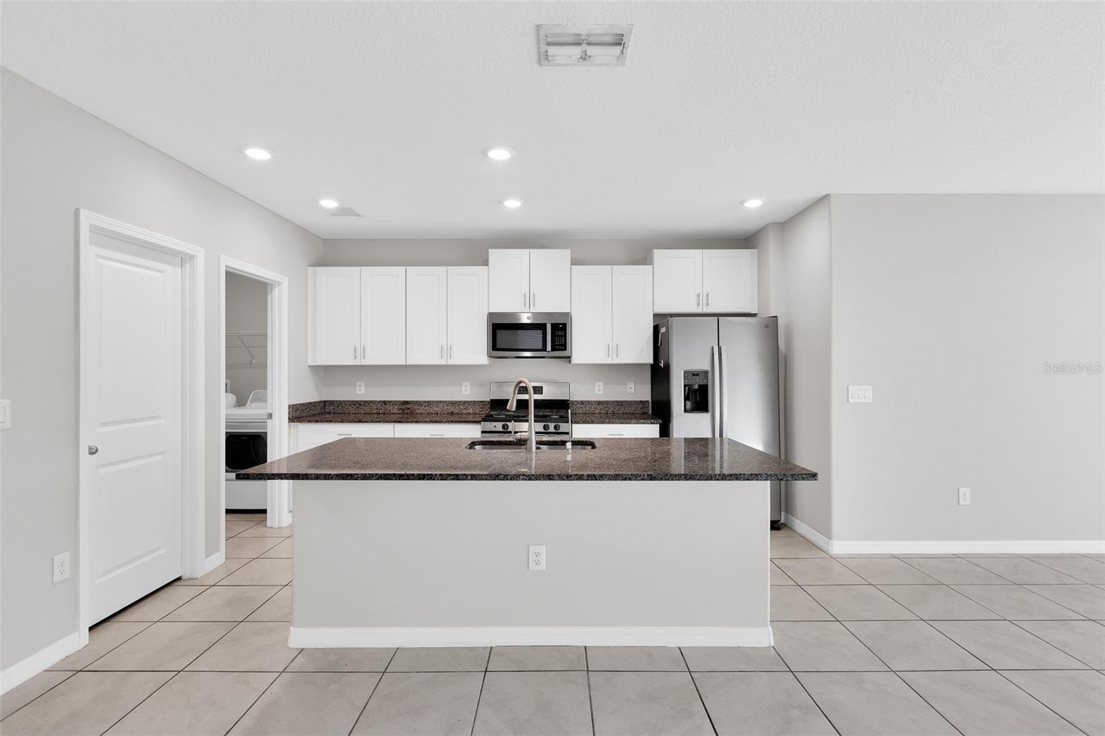 5204 WHITE CHICORY DR — photo 7
