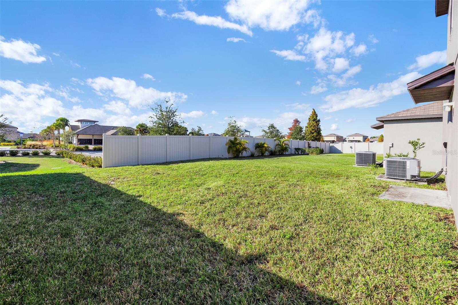5204 WHITE CHICORY DR — photo 52