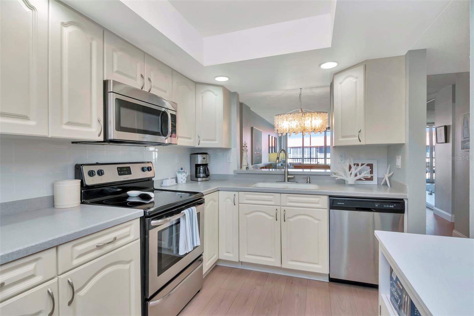 17580 GULF BLVD #403 — photo 6