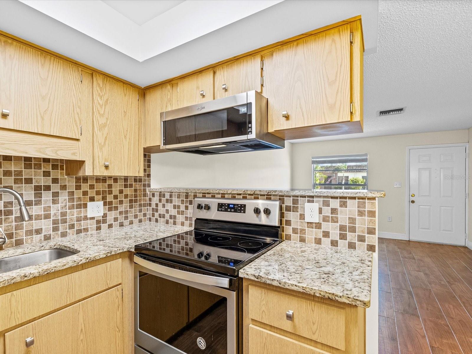 6037 CHESHAM DR #7 — photo 10