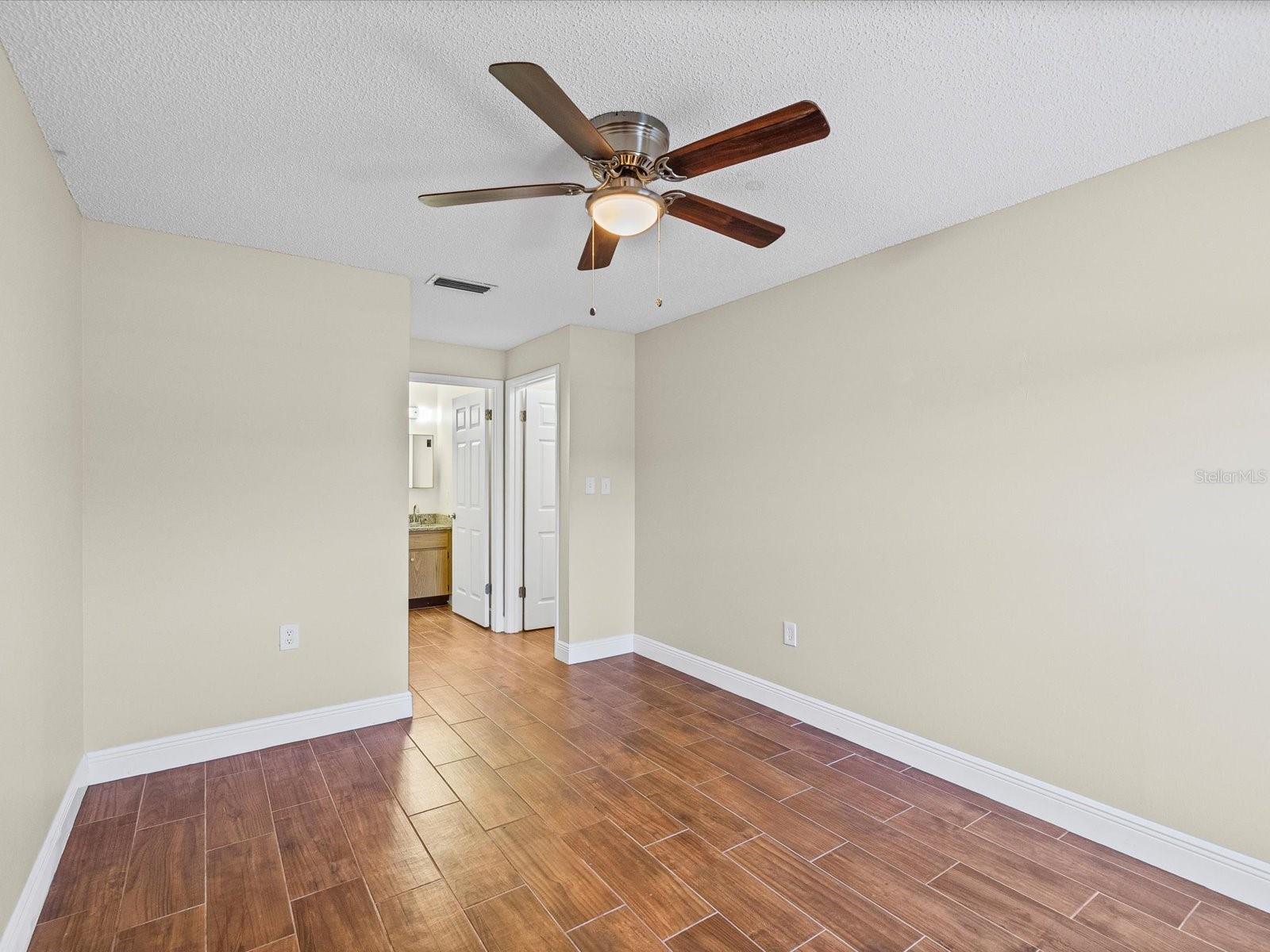 6037 CHESHAM DR #7 — photo 23