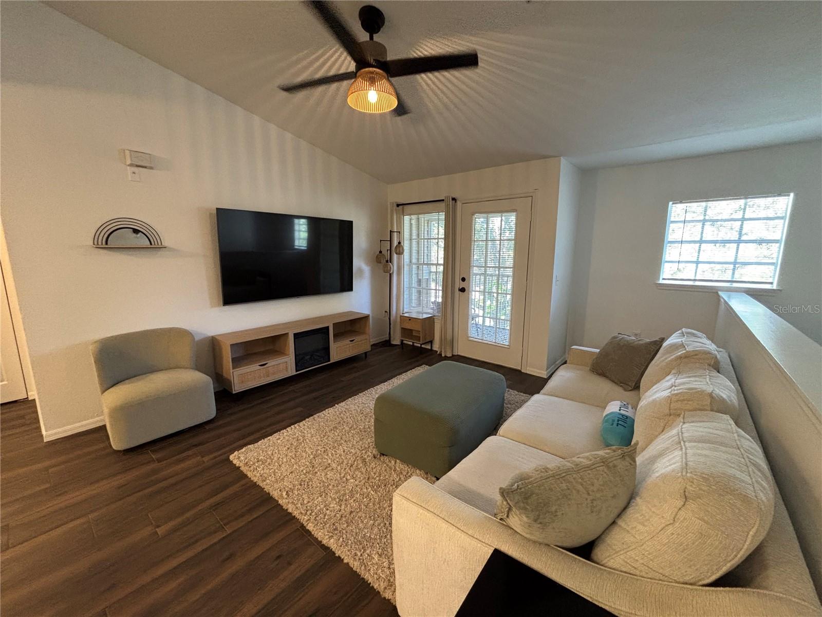 8809 MANOR LOOP #202 — photo 2