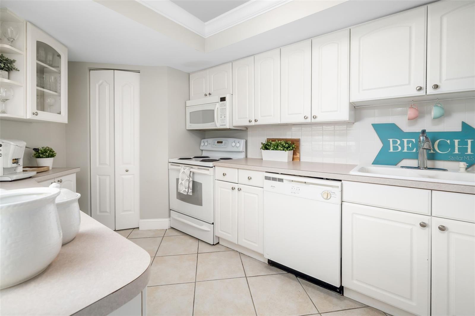 1770 BENJAMIN FRANKLIN DR #203 — photo 4