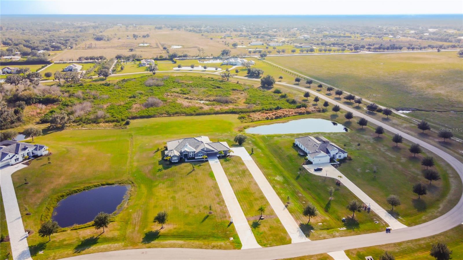 3586 RECURVE CIR — photo 55