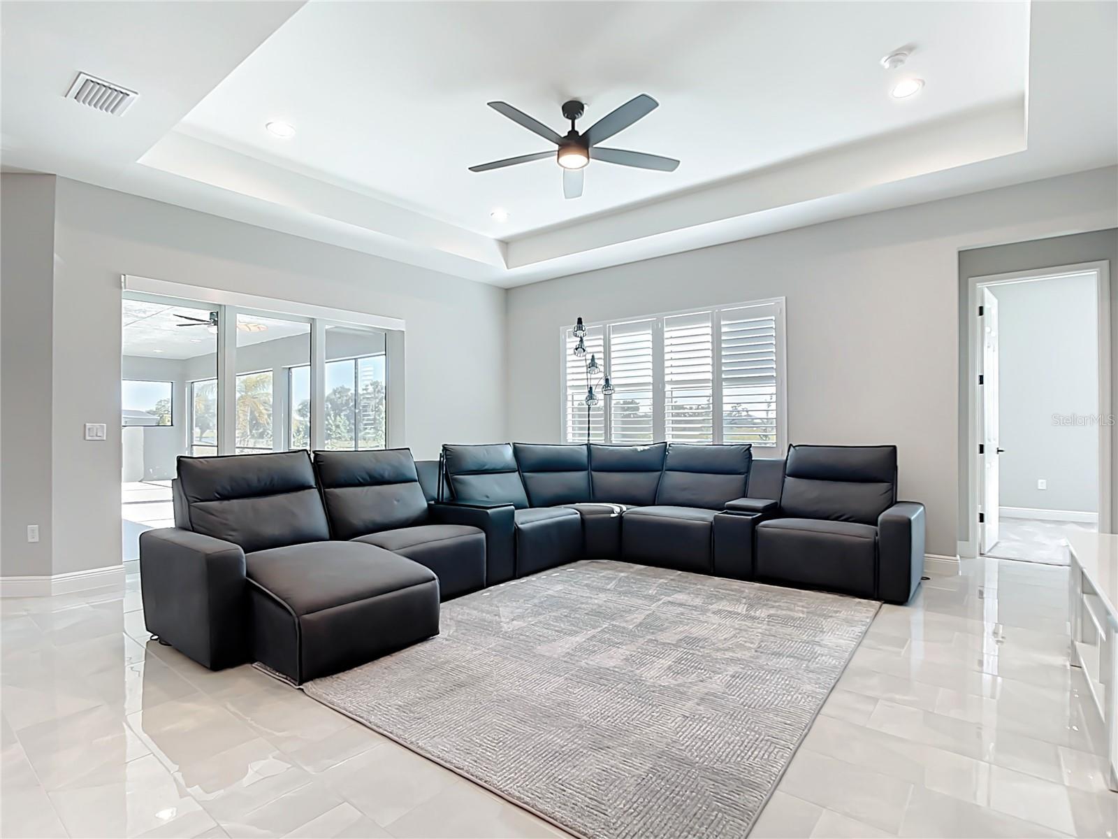 3586 RECURVE CIR — photo 20