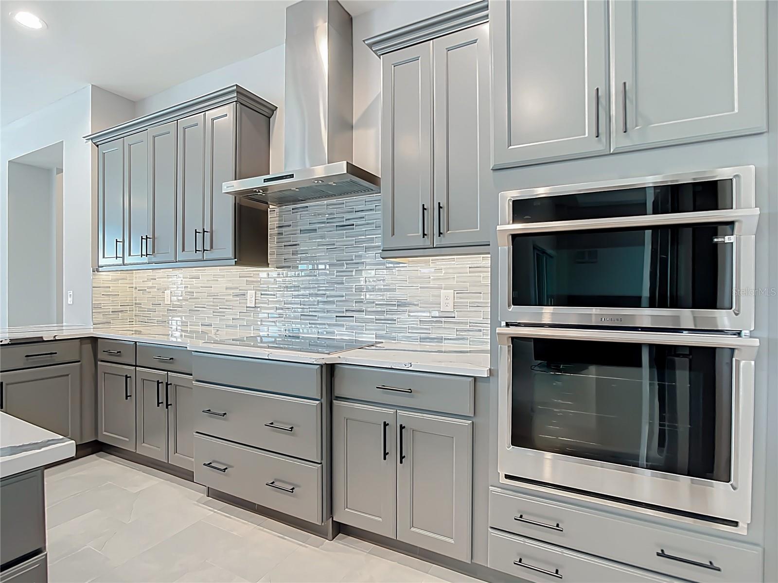 3586 RECURVE CIR — photo 16