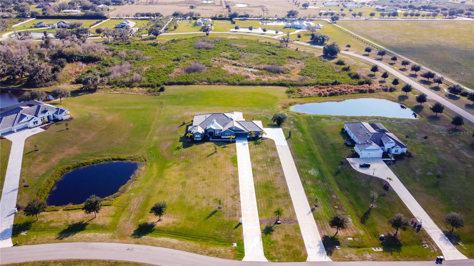 3586 RECURVE CIR — photo 56
