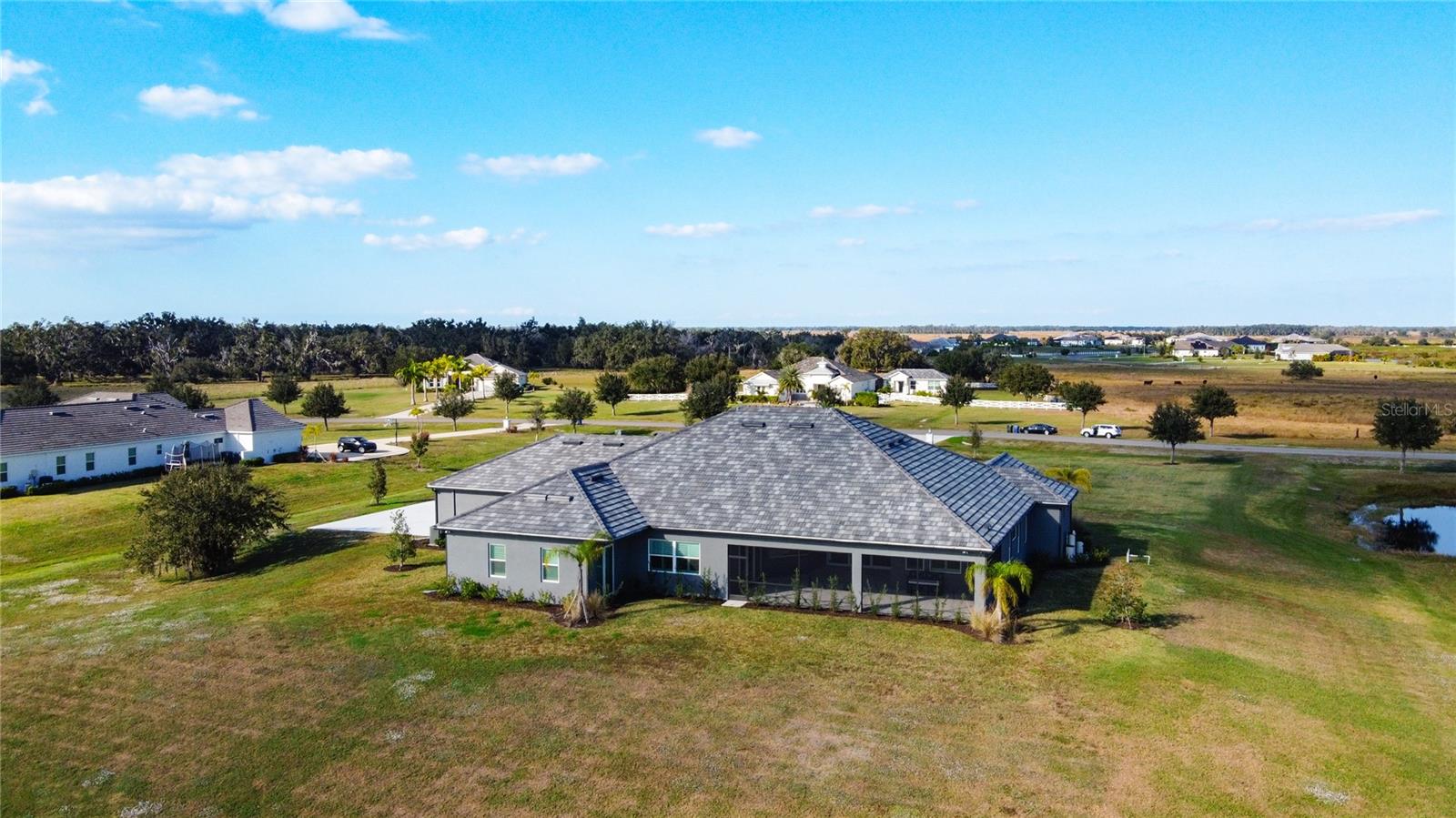 3586 RECURVE CIR — photo 61