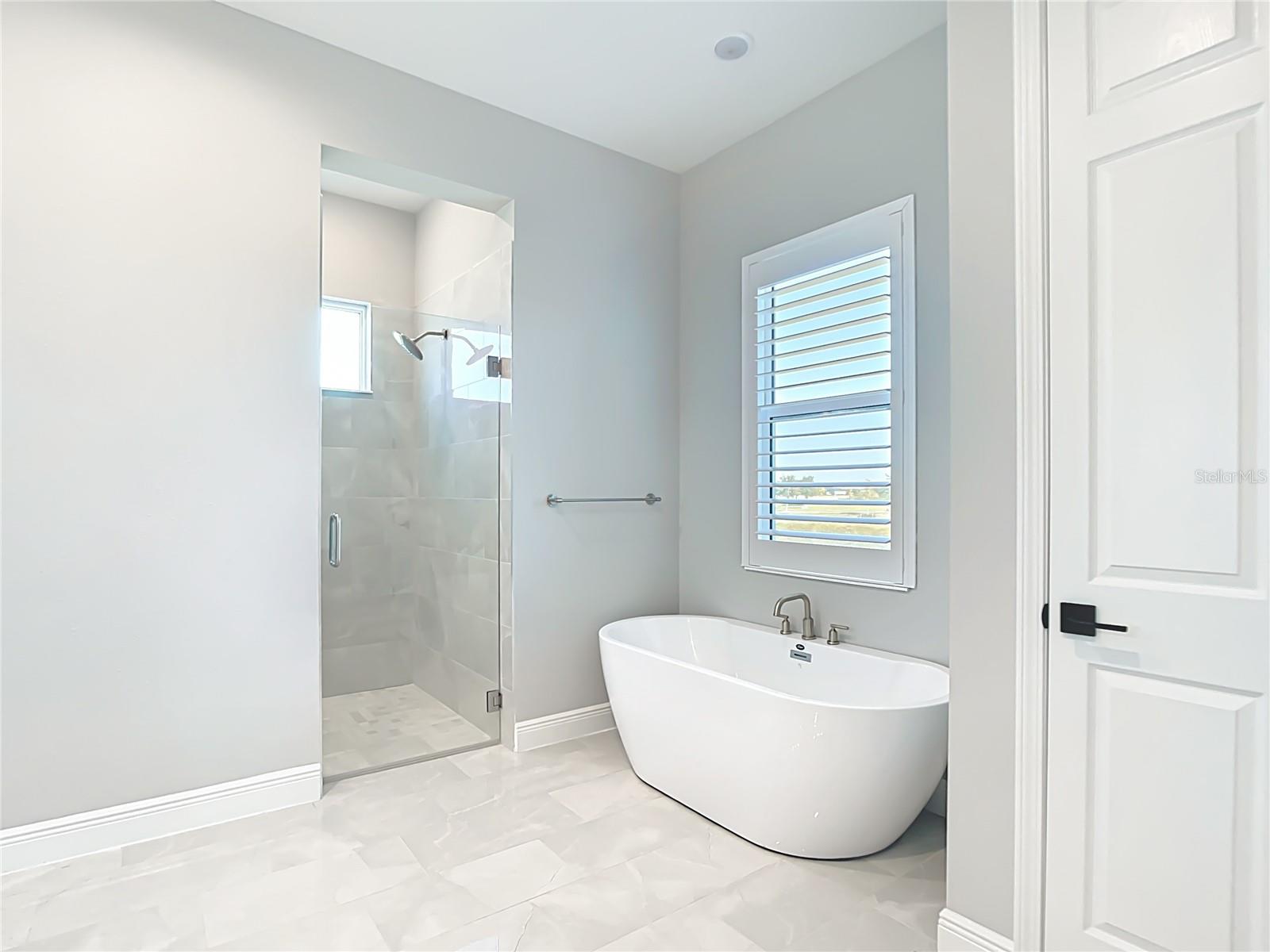3586 RECURVE CIR — photo 32
