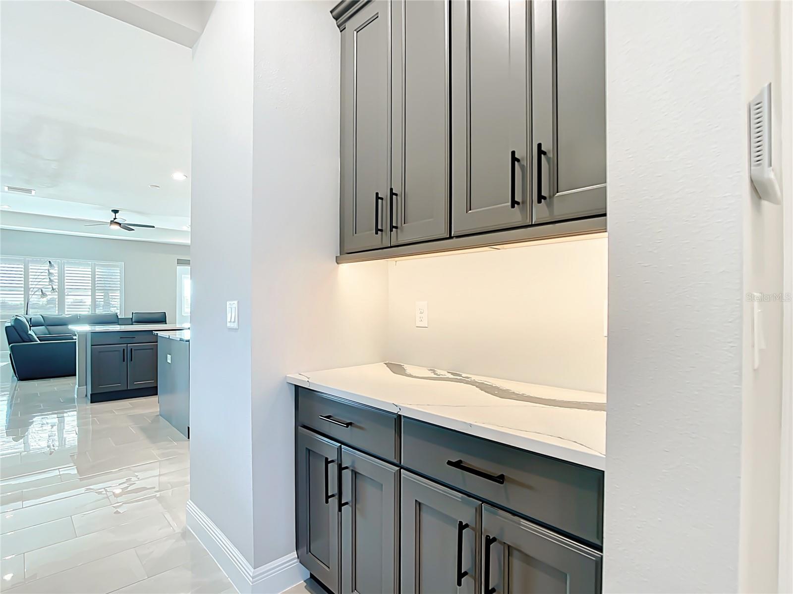 3586 RECURVE CIR — photo 11