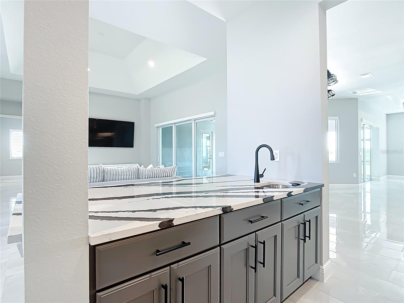 3586 RECURVE CIR — photo 14
