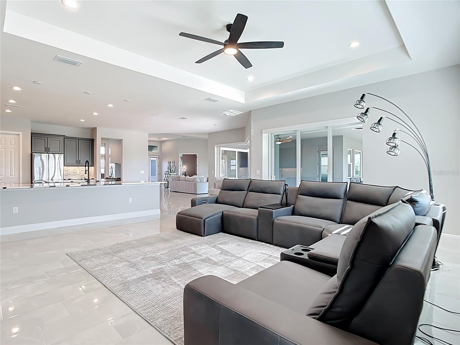 3586 RECURVE CIR — photo 21
