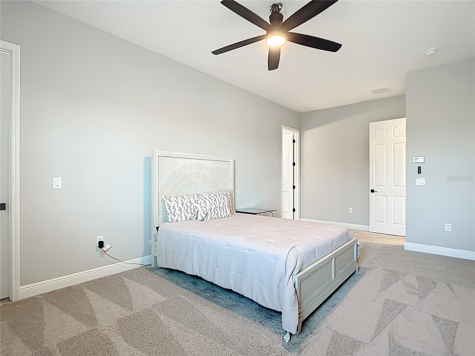 3586 RECURVE CIR — photo 40