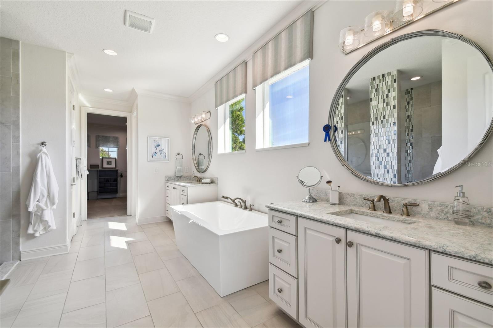 5333 LAKE VENICE DR — photo 16