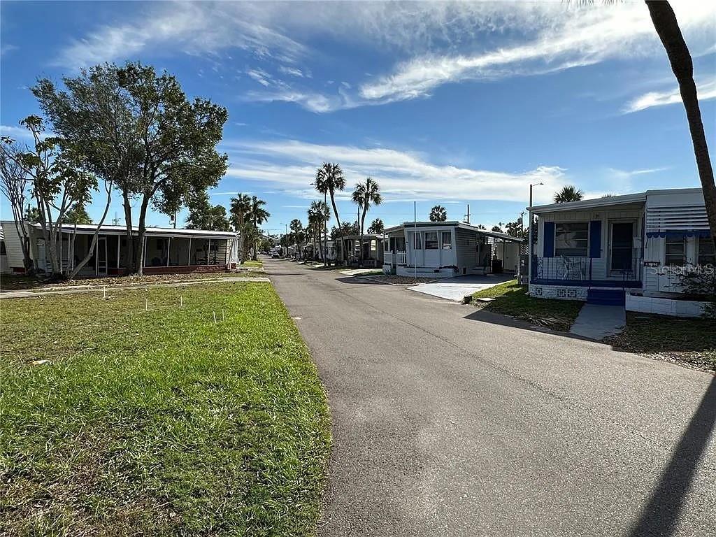 4851 W GANDY BLVD #B5L37 — photo 2