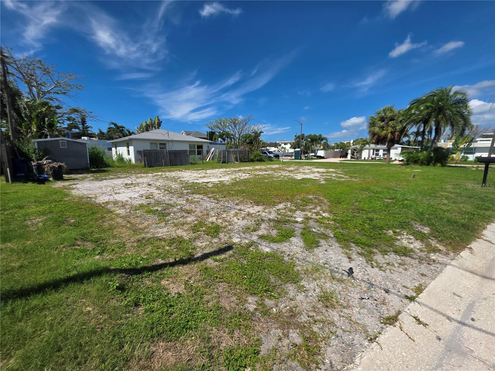 14268 N BAYSHORE DR — photo 3