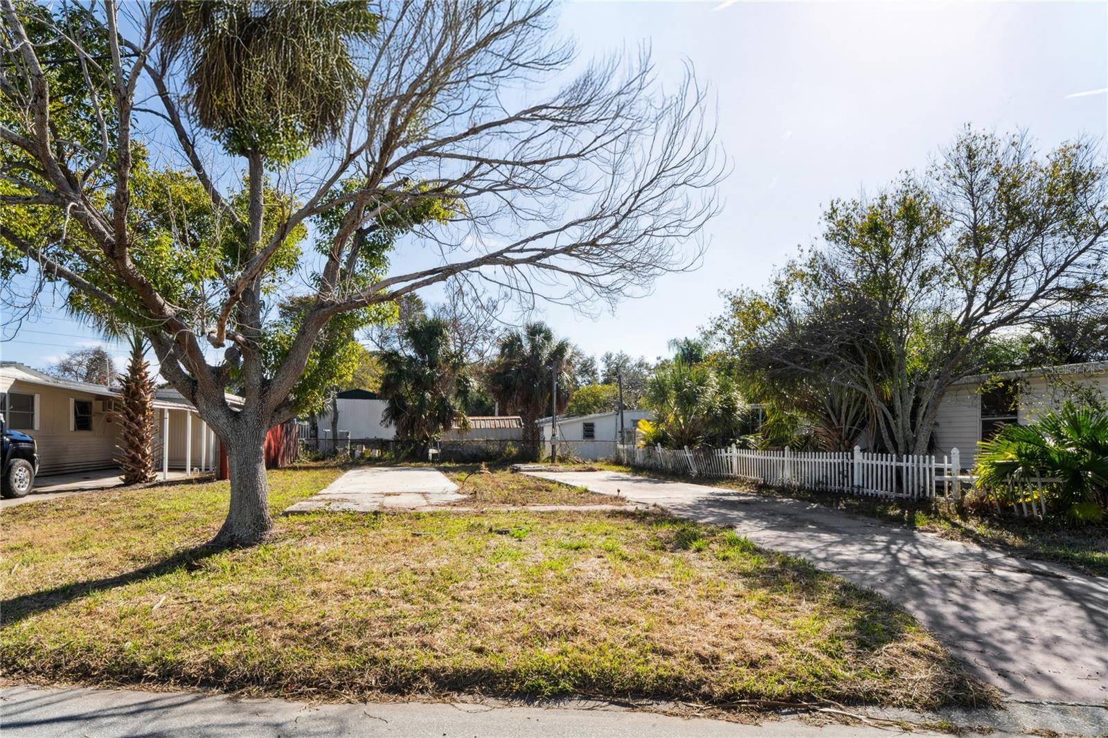 736 DRIFTWOOD LN — photo 3