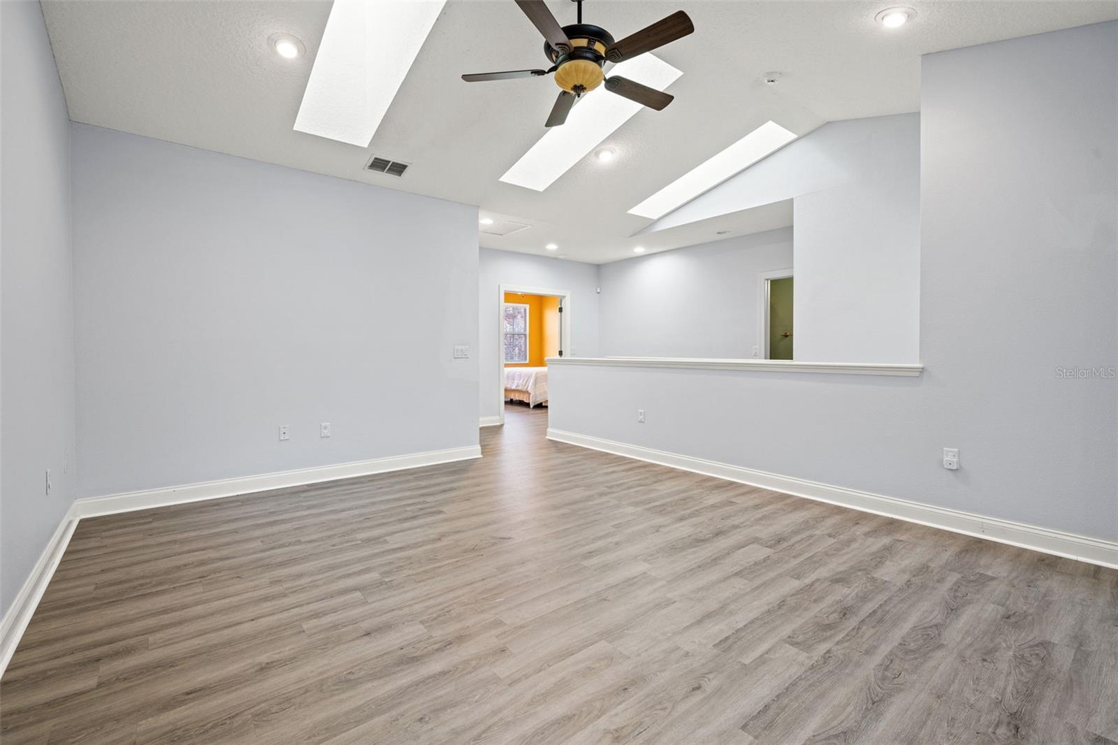 7305 GABERIA RD — photo 30