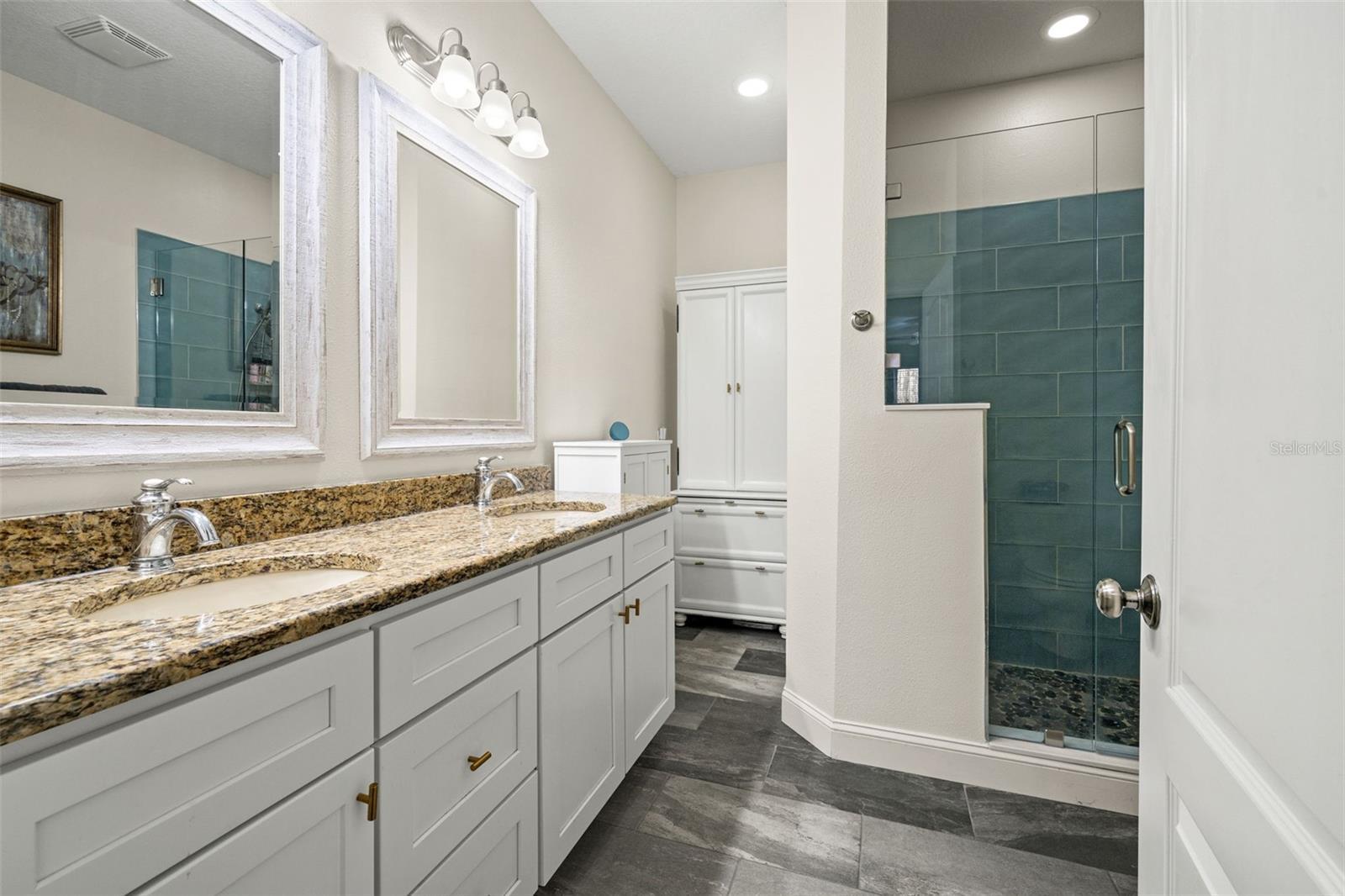 7305 GABERIA RD — photo 20