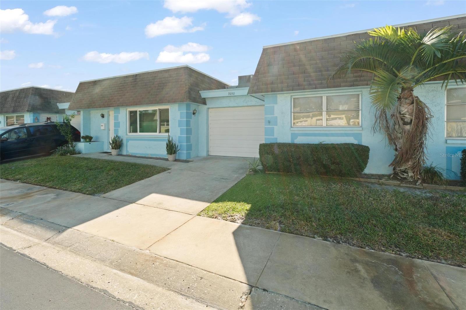 7050 VERSAILLES N — photo 3