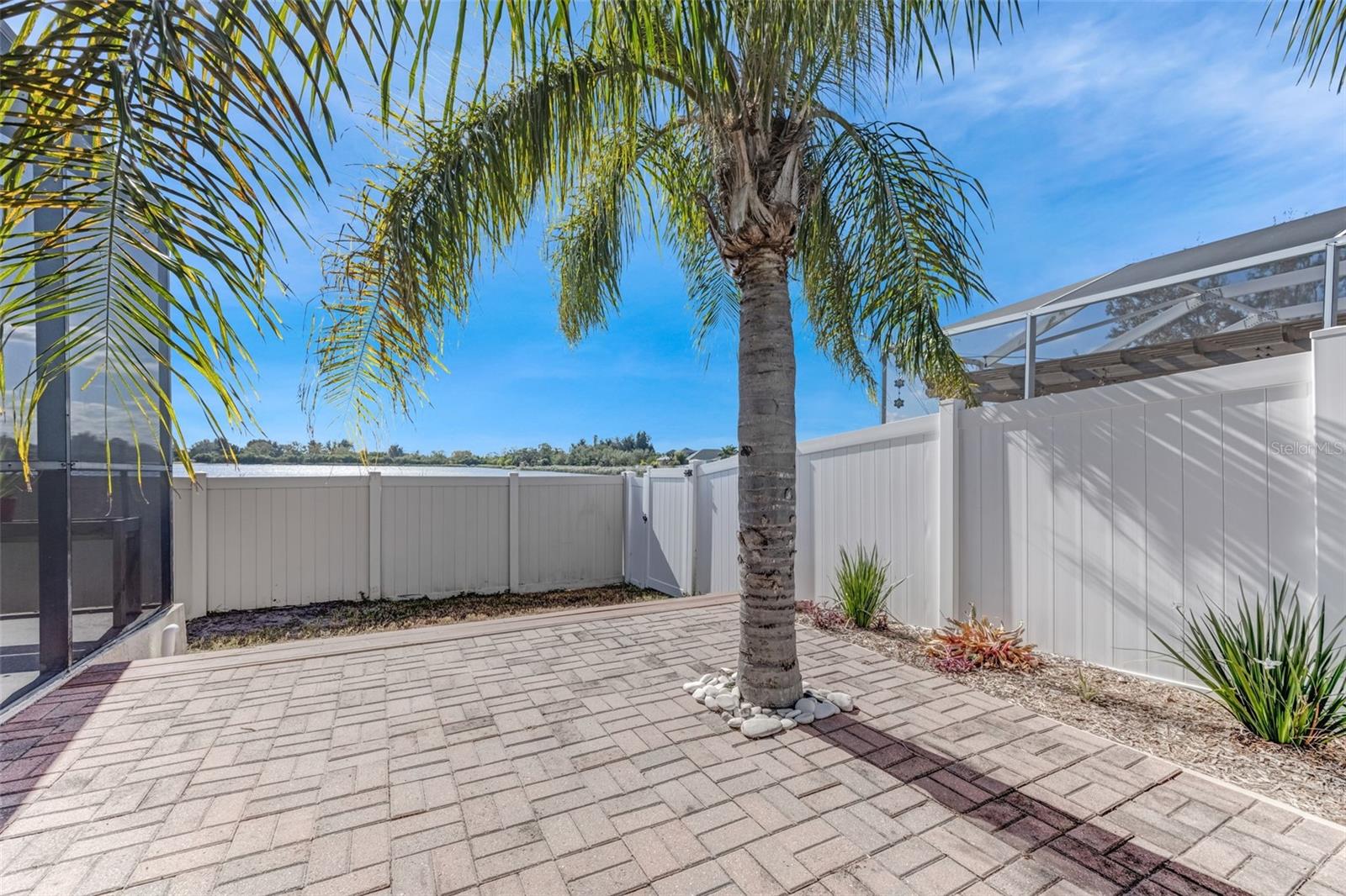 1511 BONITA BLUFF CT — photo 42
