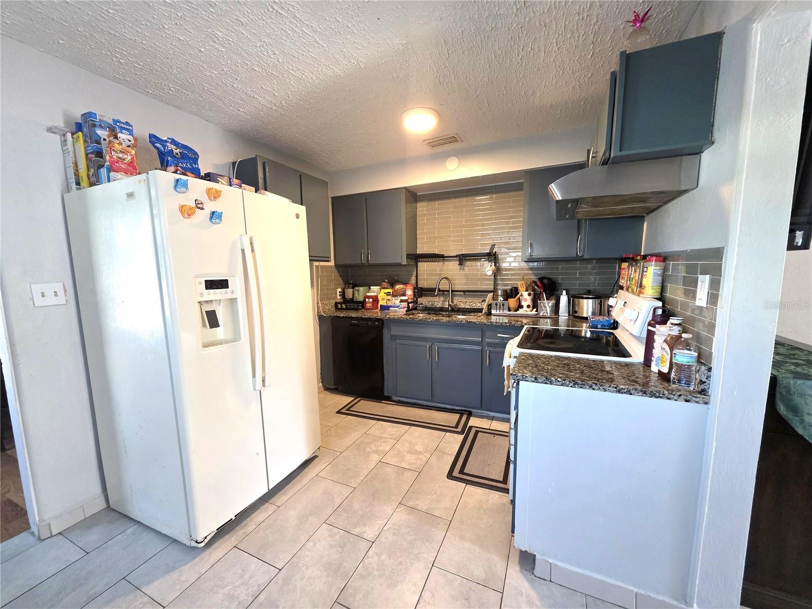 2137 4TH ST E — photo 3