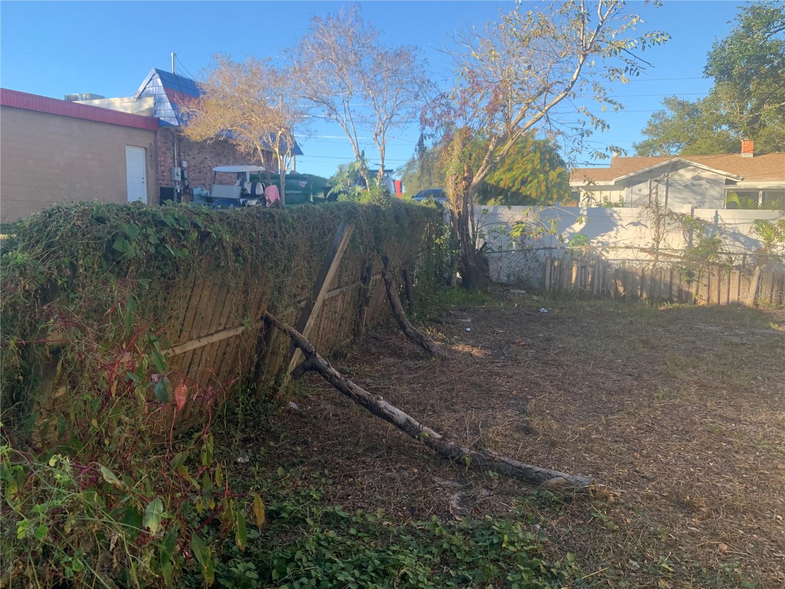 1880 SYLVAN DR — photo 15