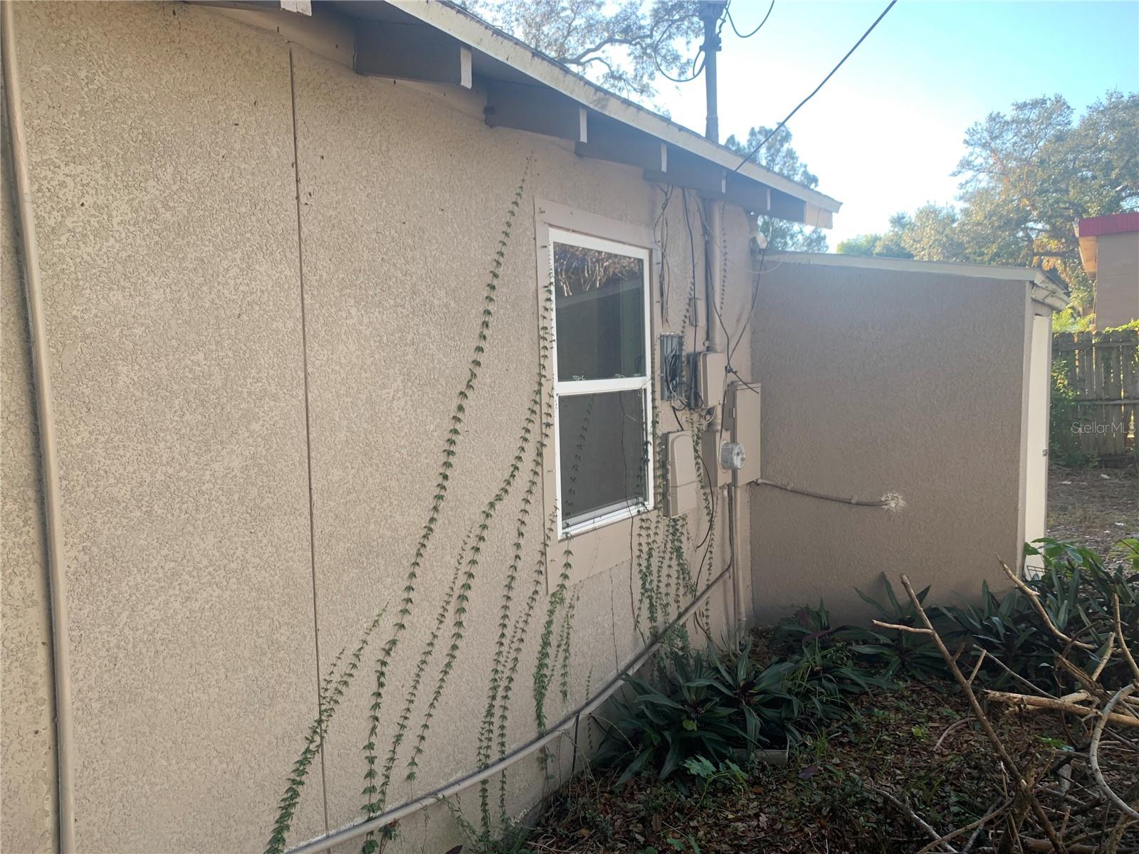 1880 SYLVAN DR — photo 5