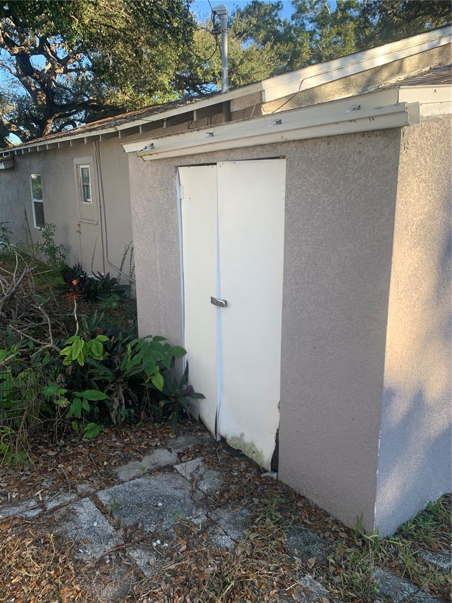 1880 SYLVAN DR — photo 7