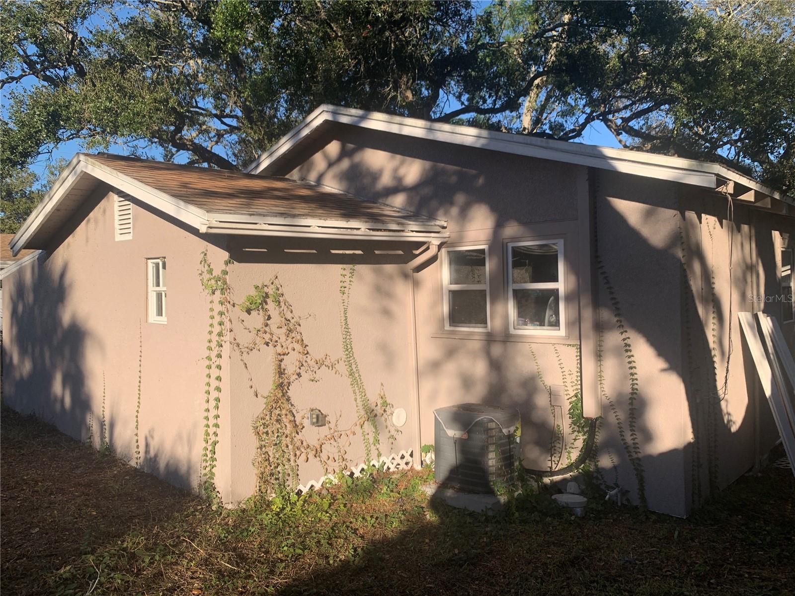 1880 SYLVAN DR — photo 11