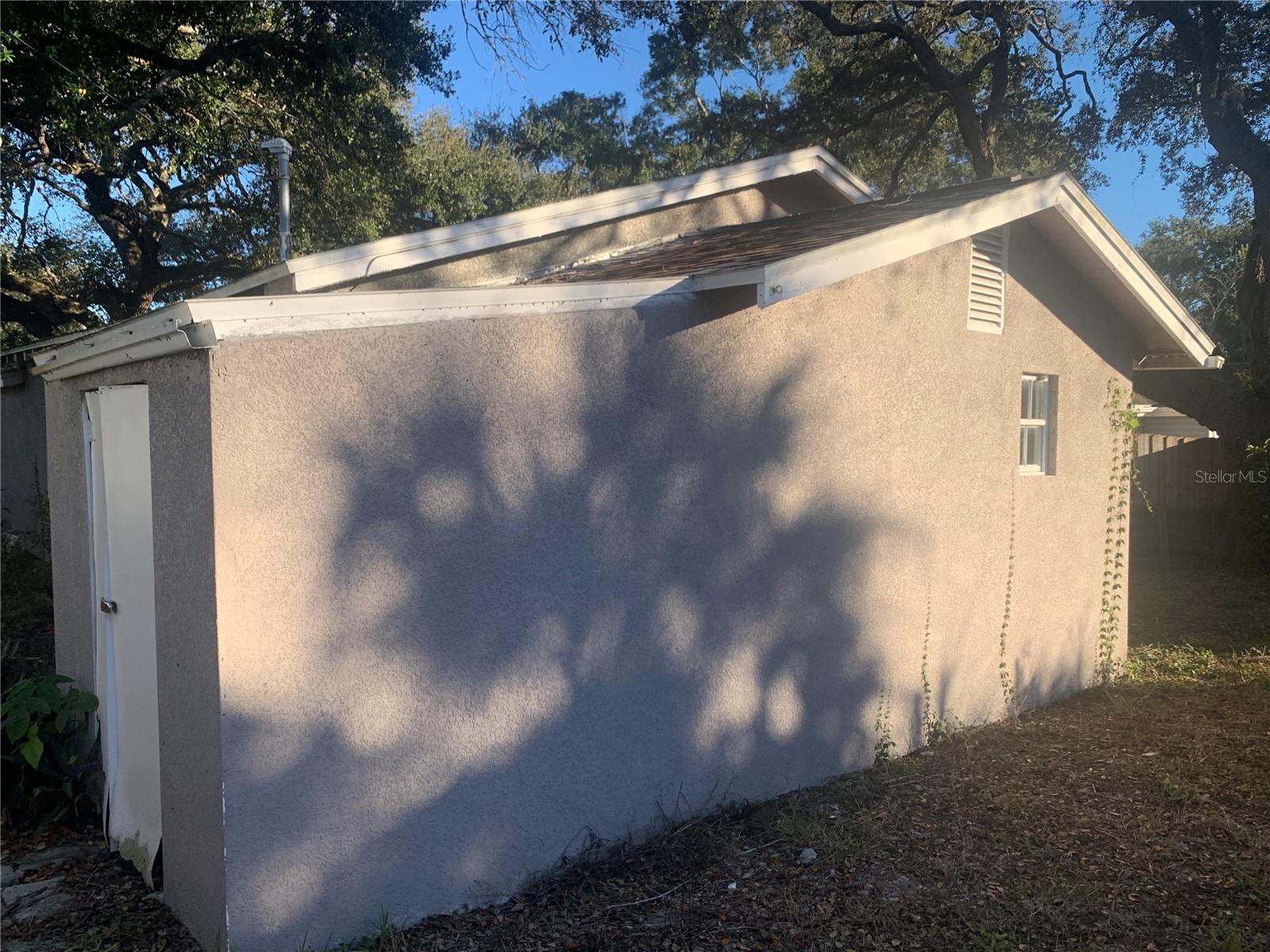 1880 SYLVAN DR — photo 6