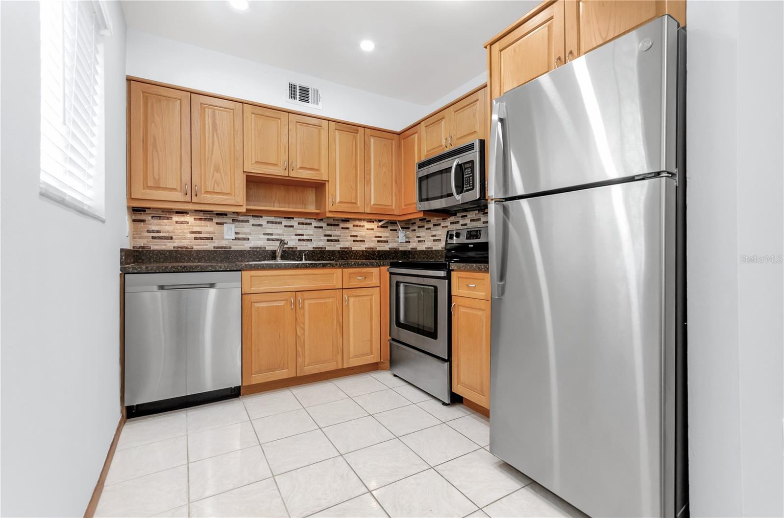 3300 FOX CHASE CIR N #231 — photo 4