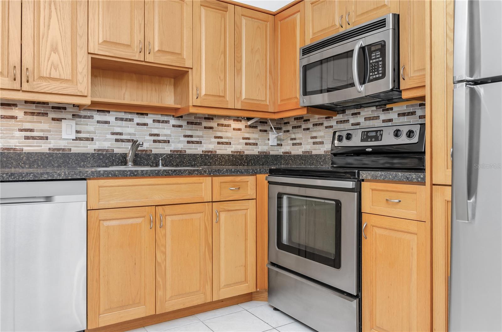 3300 FOX CHASE CIR N #231 — photo 3