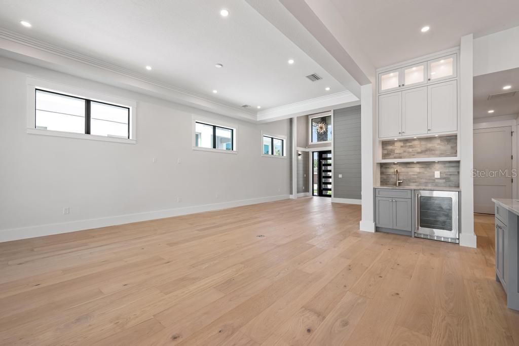 527 VENICE LN — photo 13