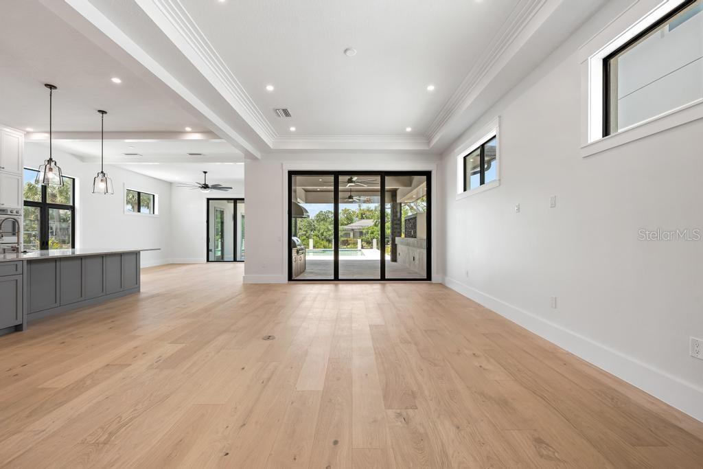 527 VENICE LN — photo 11