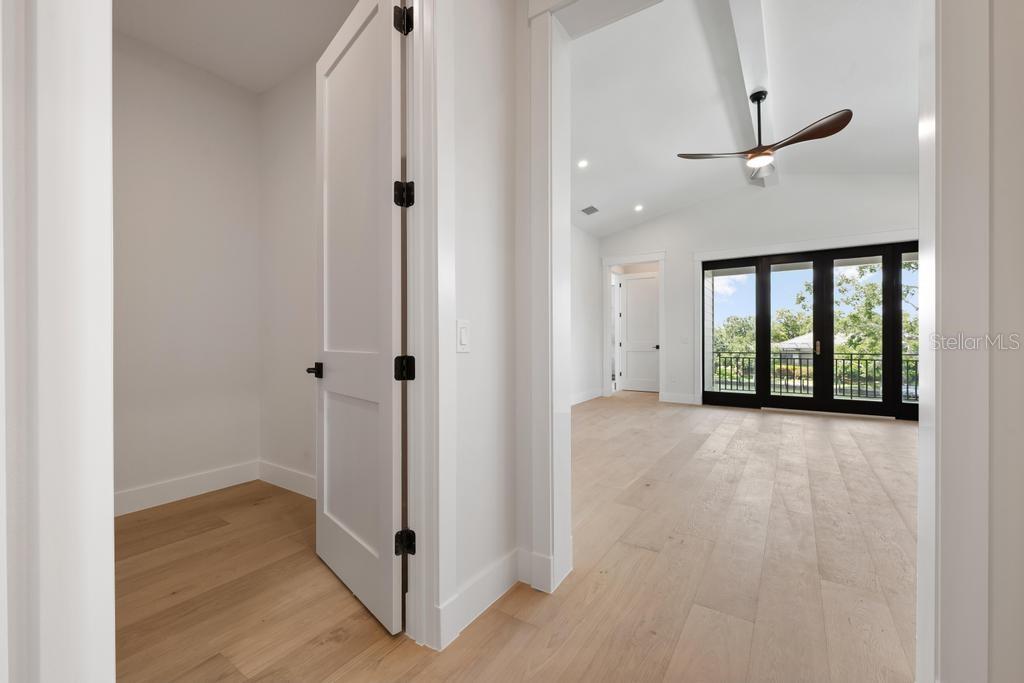527 VENICE LN — photo 61