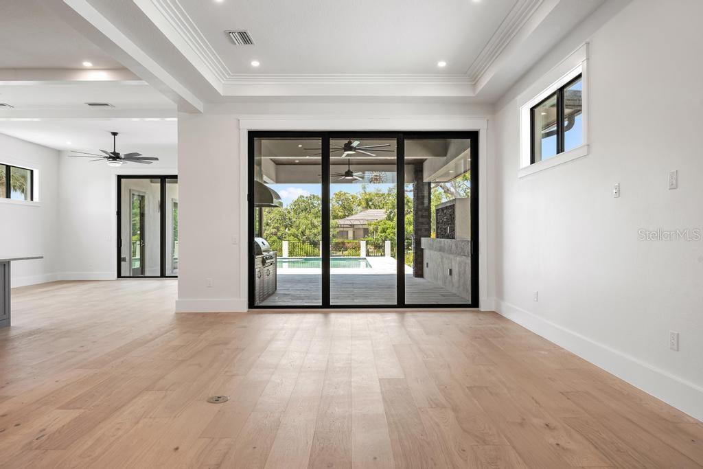 527 VENICE LN — photo 12