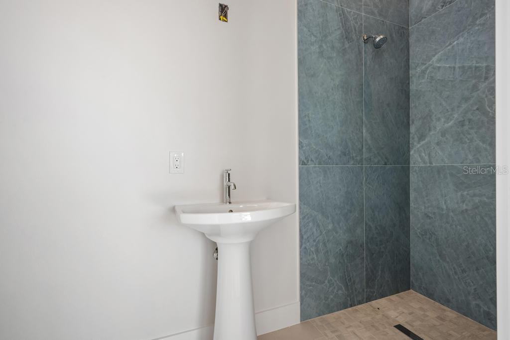 527 VENICE LN — photo 82
