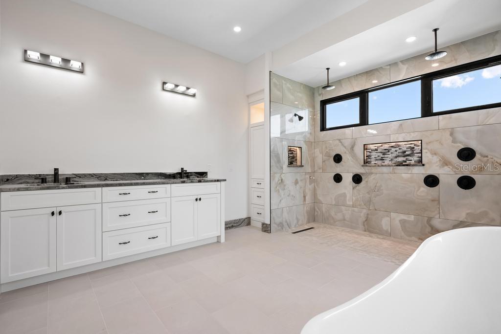 527 VENICE LN — photo 78