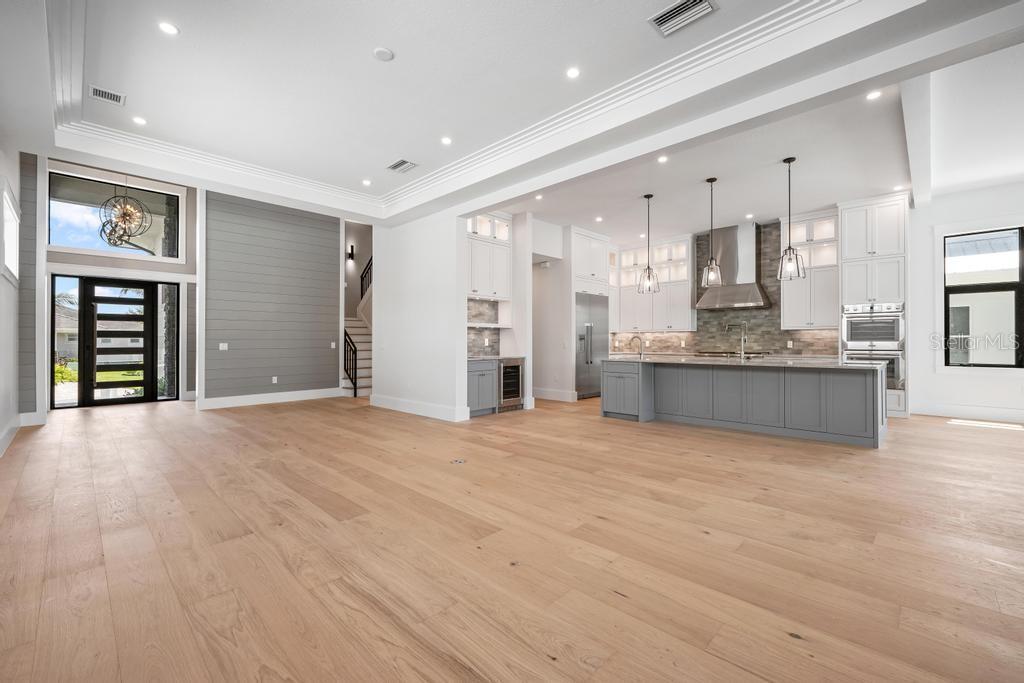 527 VENICE LN — photo 15