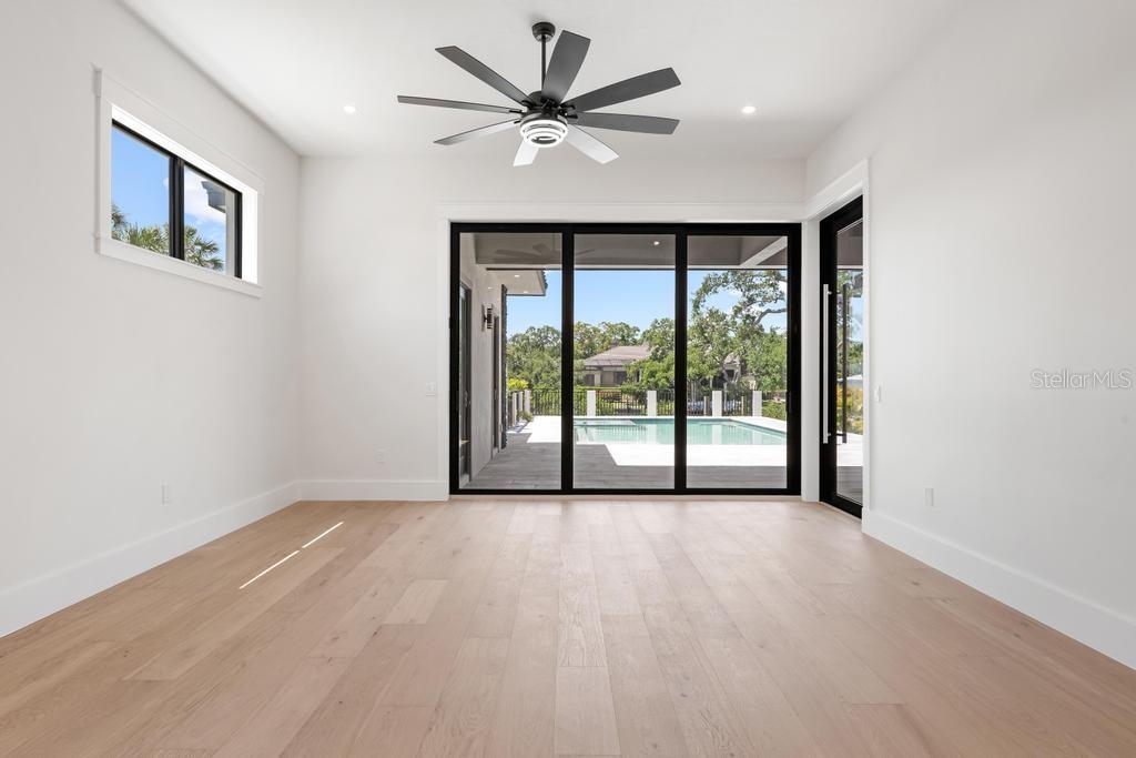 527 VENICE LN — photo 29