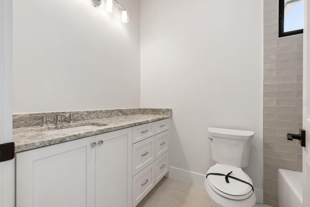527 VENICE LN — photo 42