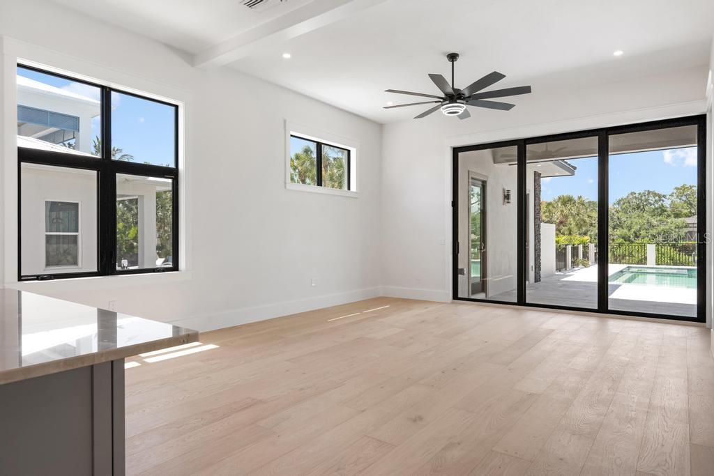 527 VENICE LN — photo 30