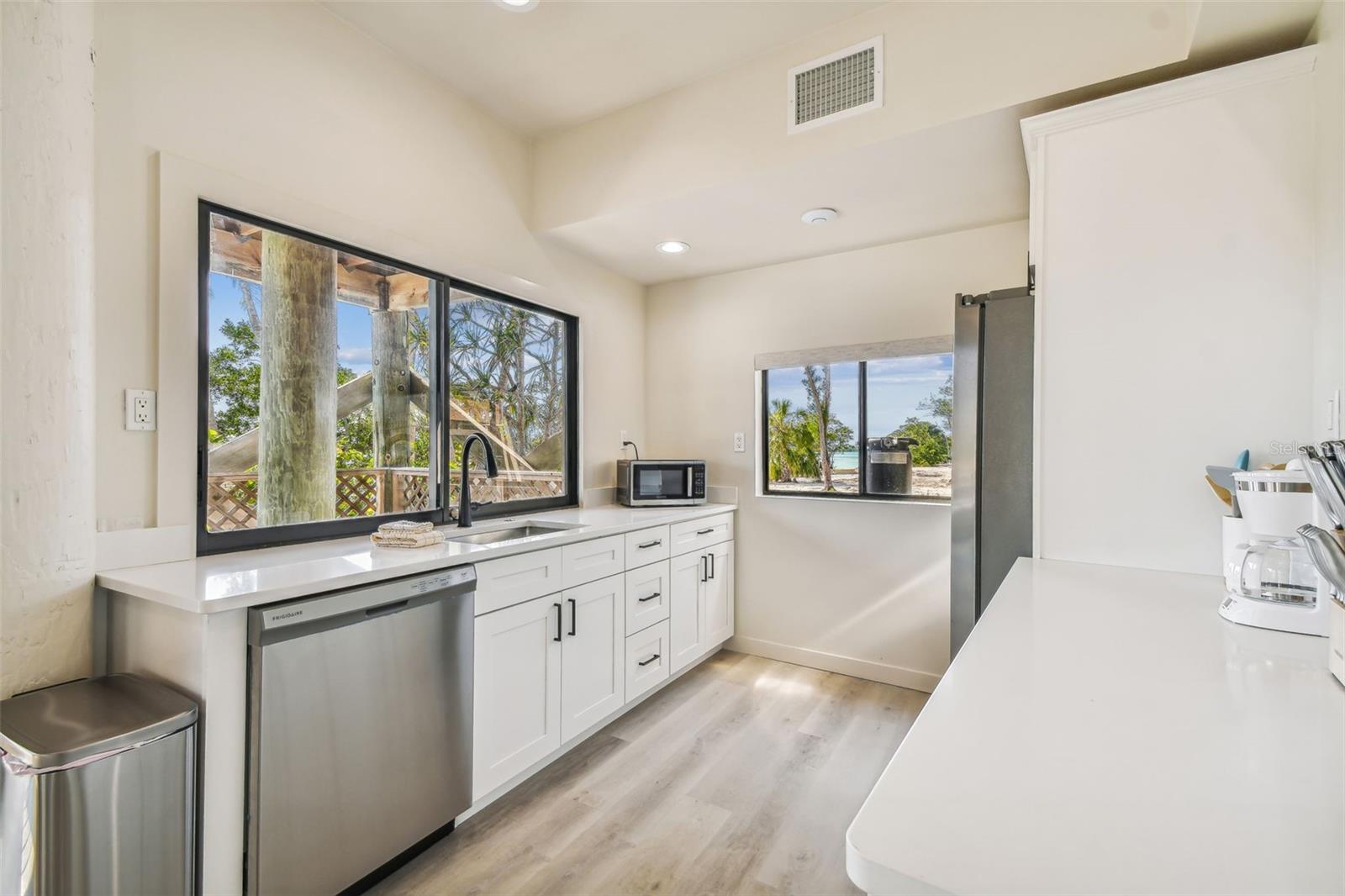 7147 LA LENAIRE DR — photo 72