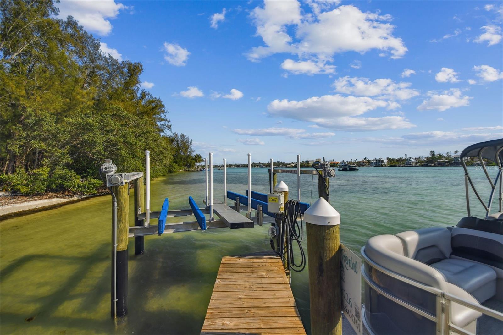 7147 LA LENAIRE DR — photo 89