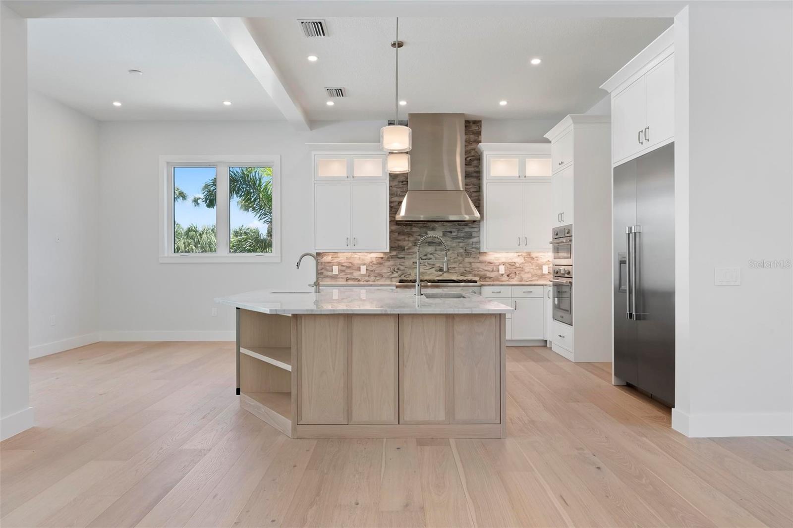 533 VENICE LN — photo 23