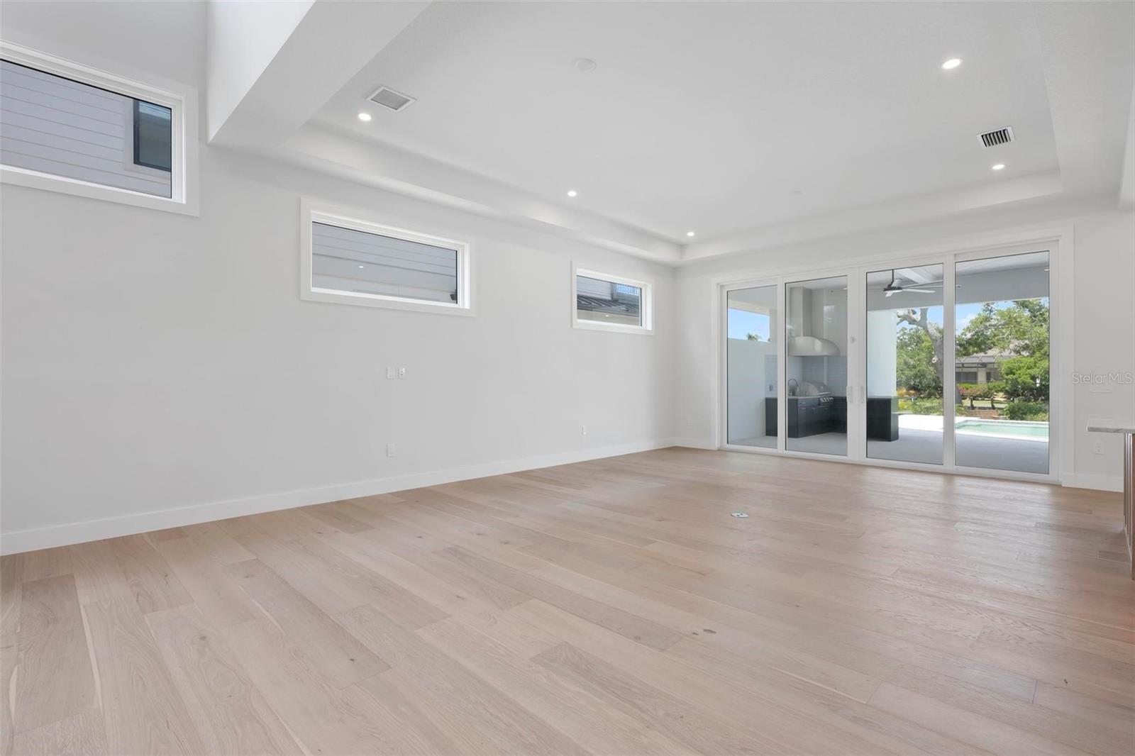 533 VENICE LN — photo 13