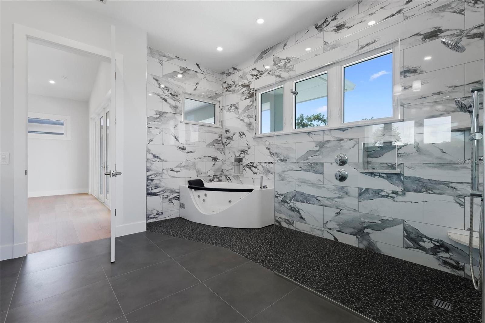 533 VENICE LN — photo 63